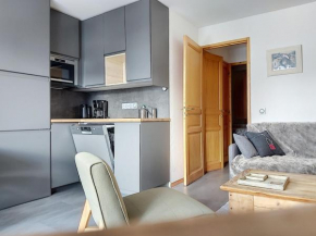 Bel appartement rénové, accès direct pistes, parking, balcon, centre à 1 km, navettes gratuites - FR-1-518-107 Val-D'isère